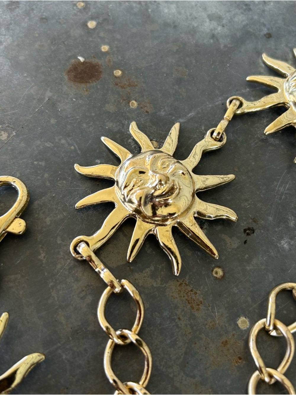 Vintage Gold Tone Celestial Sun Face Conch Chain Belt Star Retro Folk Art 45” - Picture 4 of 13